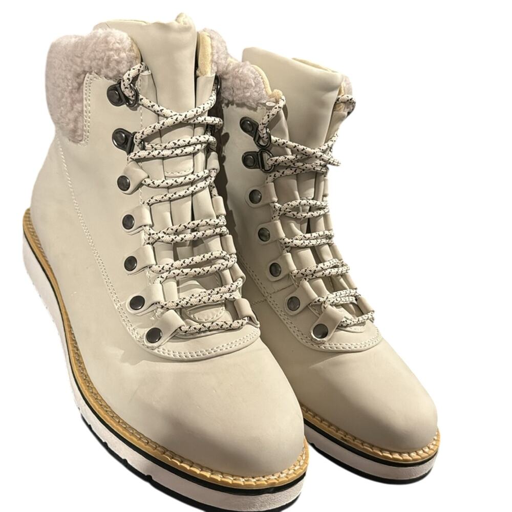 Aspen Nomad Water Resistant Boot Cream Color with Faux Sheep interior, Size 7